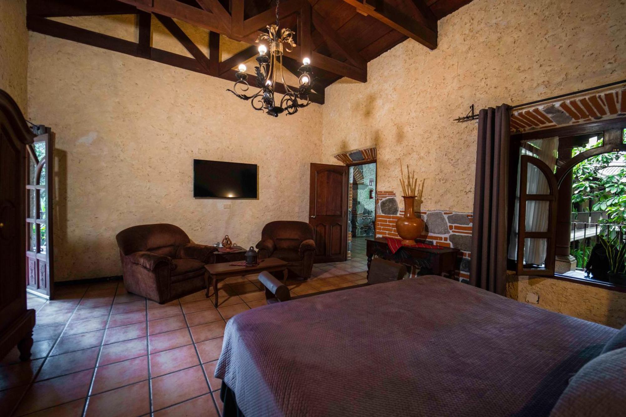 Hotel Real Plaza Antigua Exterior photo