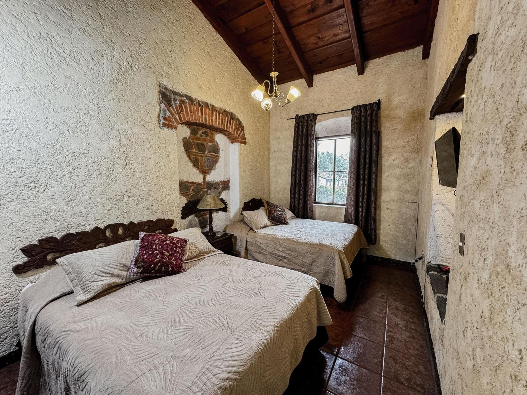 Hotel Real Plaza Antigua Exterior photo